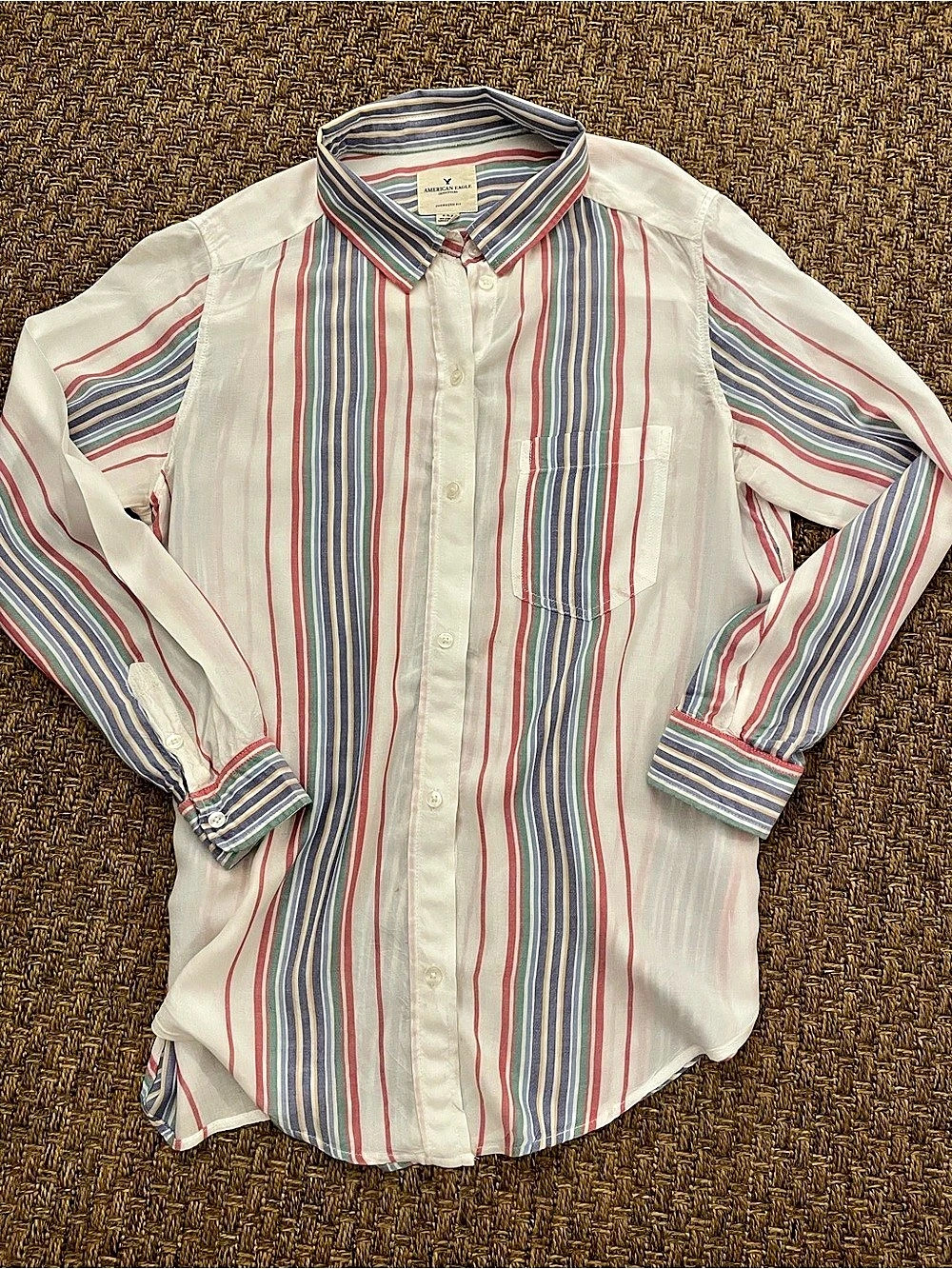 American Eagle Striped Button Down Shirt in White & Blue Size Medium